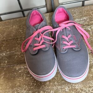 Vanes nwot girls size 4